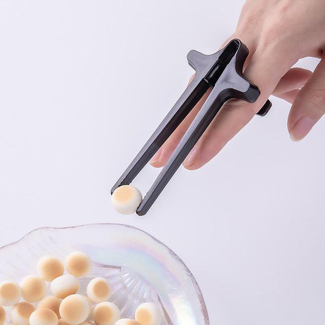 OutsideWorld Gaming Finger Essstäbchen Snack Clips aus Kunststoff in Schwarz Matt - Bild 1