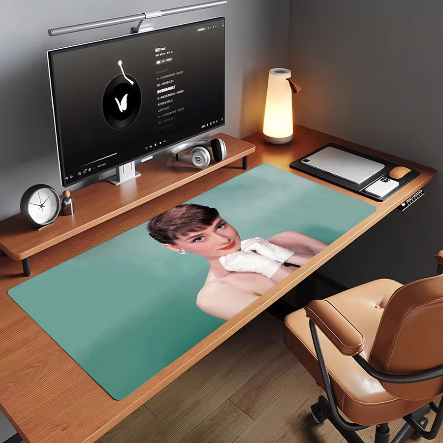 Großes XXL Gaming Mousepad mit Audrey Hepburn Motiv in Multicolour, rutschfeste Schreibtischunterlage aus Gummi für PC und Laptop - Bild 3