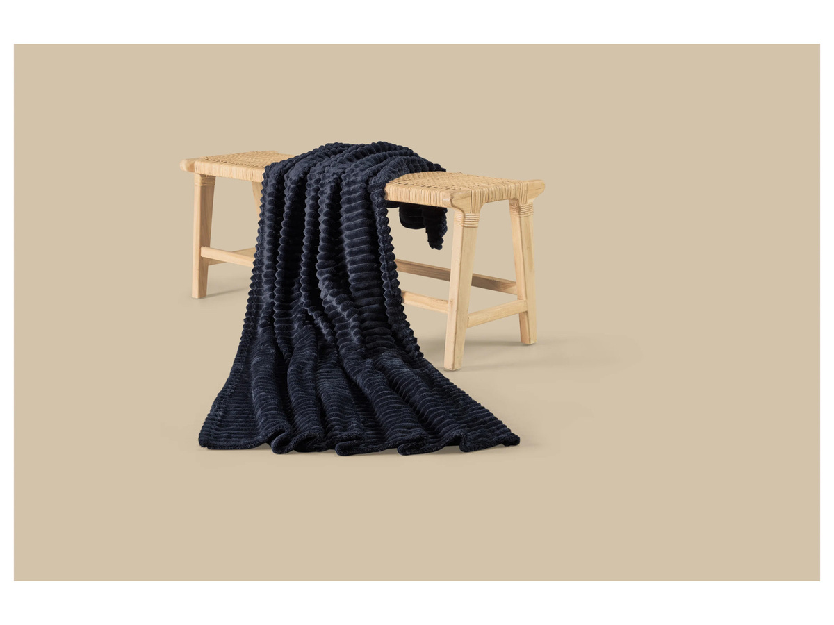 LIVARNO Kuscheldecke aus Polyester, gesteppt, Blau/Beige, B/H: 130 x 170 cm - Bild 2