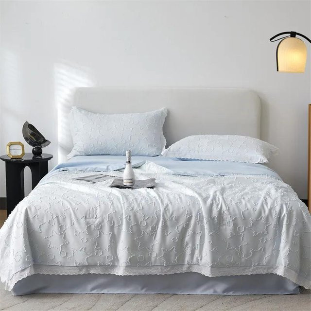 Super Six Antibakterielle Sommerdecke aus Sojabastelfaser mit Jacquard-Blumenmuster in Weiß, B/H: 150 x 200 cm - Bild 1