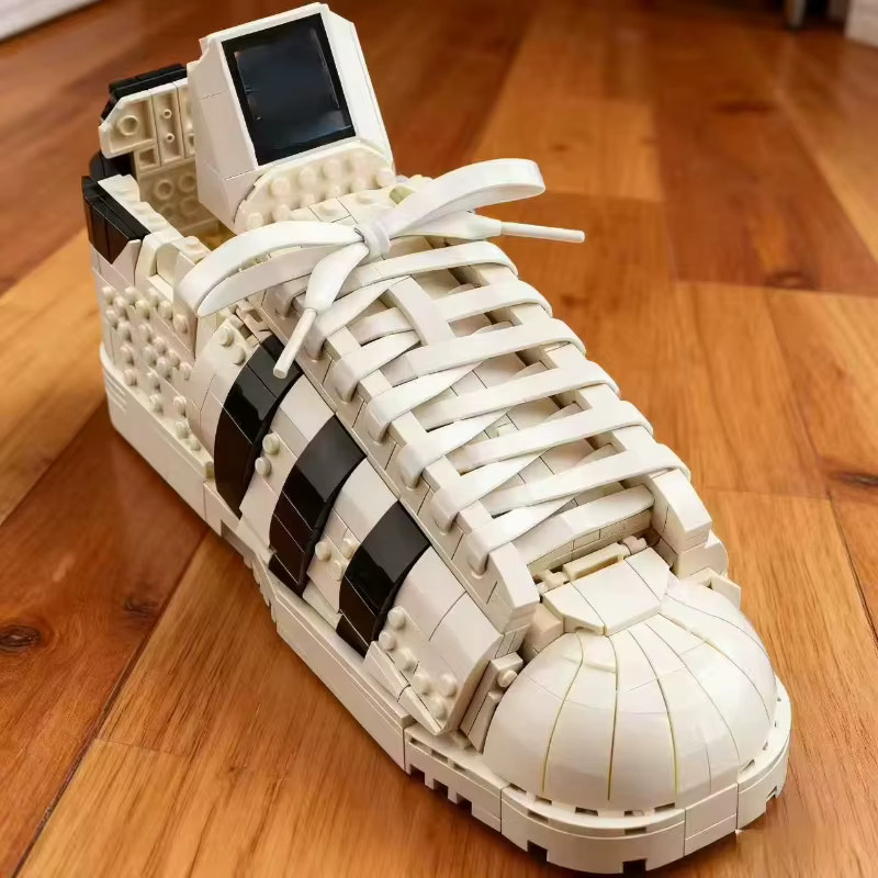 Superstar Sportschuhe Baustein-Modell, 731 Teile - Bild 3