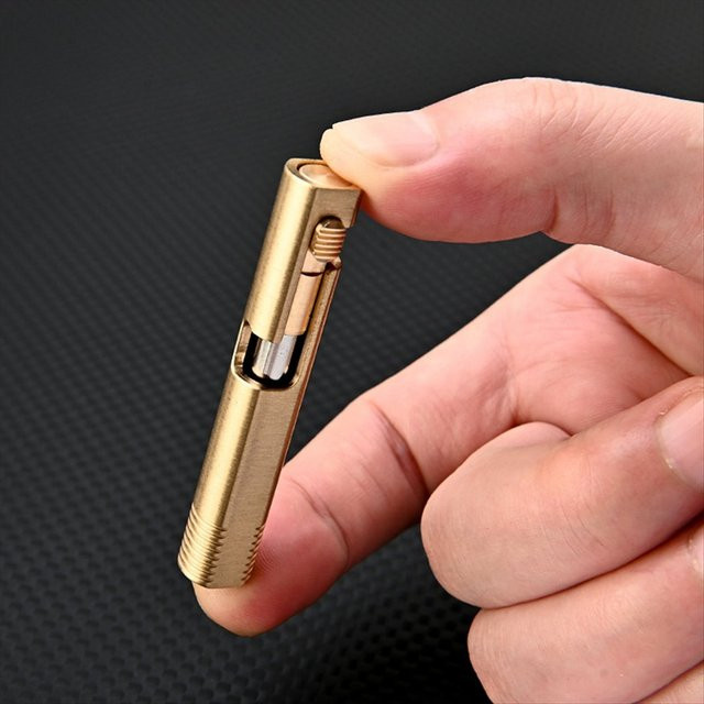 BAAY Kugelschreiber aus Messing in Gold mit Schnellverschluss und zylindrischem Design - Bild 1