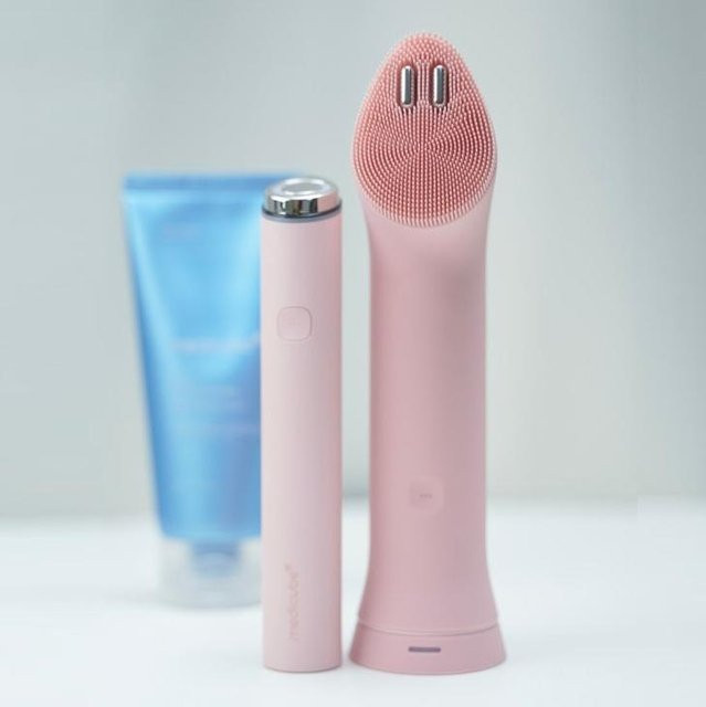 MediCube Booster Vibrationsreiniger Set, PDRN Glutathion, Reinigungsöl - Bild 1