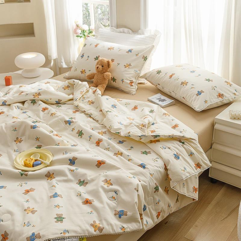Your Warm Home Kinder Sommer-Steppdecken-Set mit Sojabohnenfaser-Kern, vierteiliges Cartoon-Bettwäsche-Set, Mehrfarbig, B/T: 200 x 230 cm - Bild 1