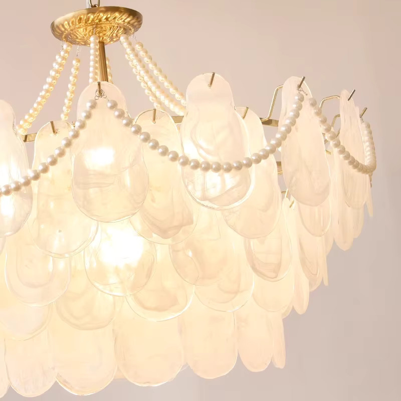 HomeLover Retro Glas Kronleuchter mit Kristallanhängern in Gold/Messing und Transparent für Wohnzimmer und Esszimmer - Bild 3