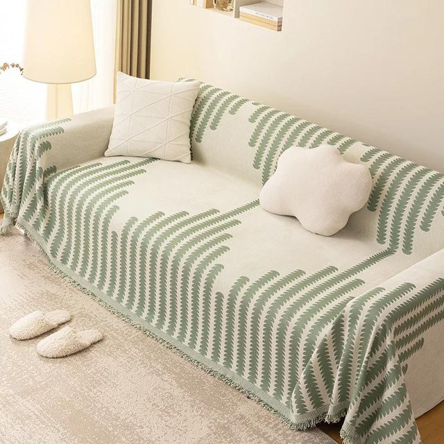 Nordische Chenille Sofa-Überwurfdecke mit Quasten in Grün, B/B: 180 x 180 cm - Bild 1