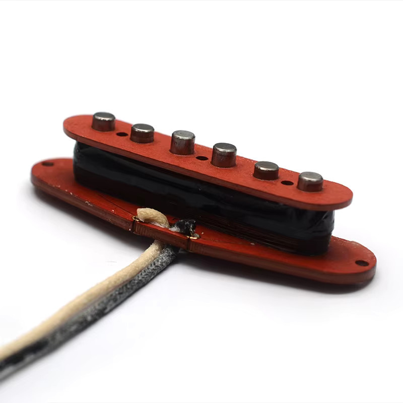 GETMUSIC SSS Alnico 5 ST Style Tonabnehmer Set für E-Gitarre in Rot und Schwarz mit roter Faserwicklung, 7.5K/7.5K/7.5K, Mittelposition RwRP - Bild 2