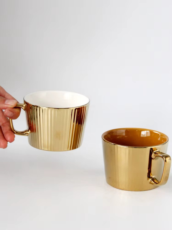 Vergoldetes Tee- und Kaffeetassen-Set aus Keramik in Weiß und Gold, 250 ml - Bild 6