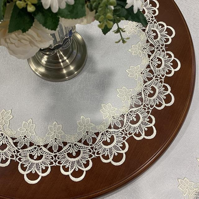 Runde Tischdecke mit Spitzenmuster von the BAY in Weiß, Vintage Floral Design, Durchmesser: 60 cm - Bild 1