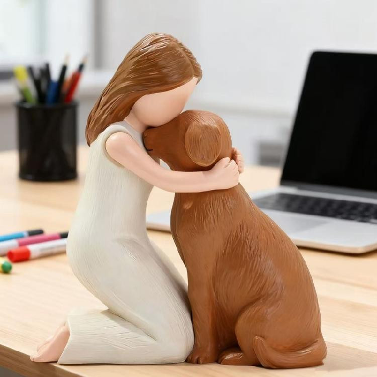 Detaillierte Miniaturskulptur Mädchen und Hund aus Harz in Braun als Wohnaccessoire für Hundeliebhaber - Bild 3