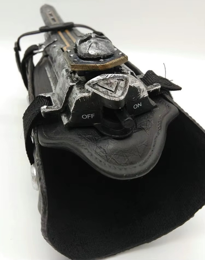 COSNYC Assassin's Creed Hidden Blade Sleeve Schwertfigur, Schwarz - Bild 4