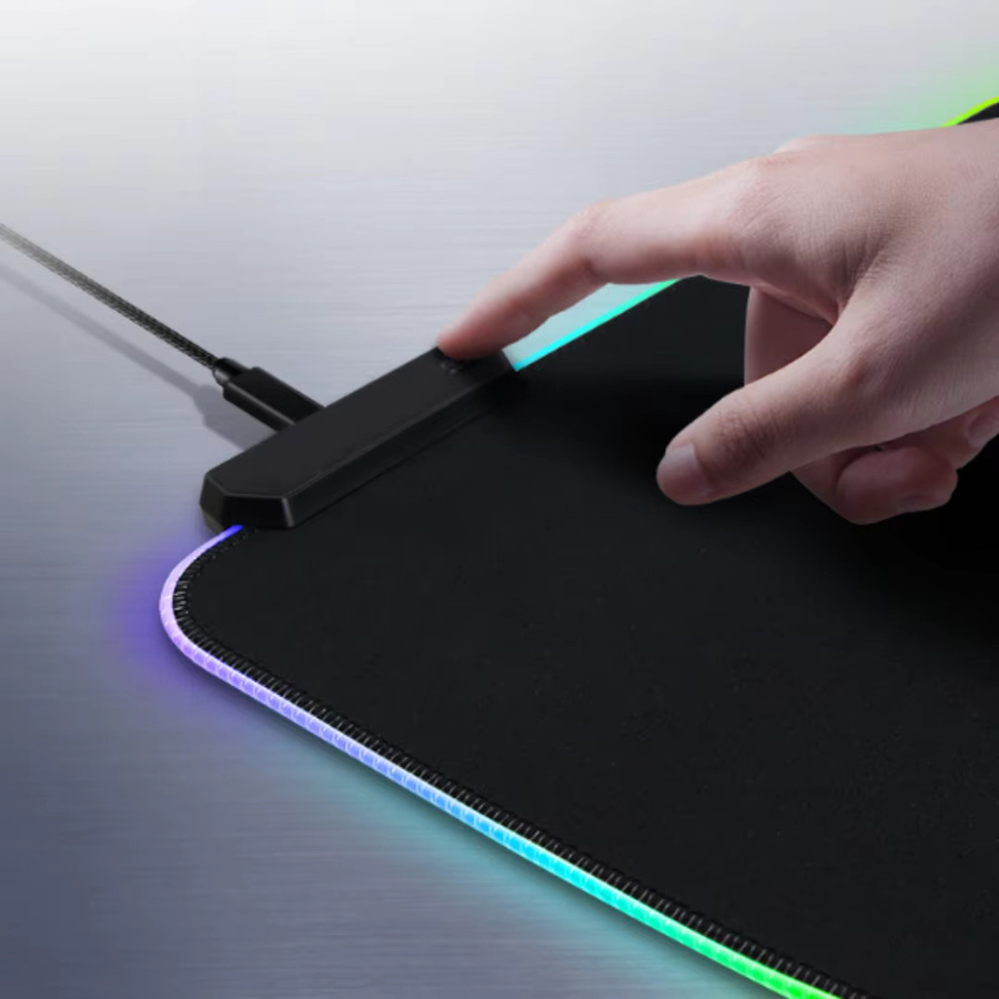 Bytelike RGB Gaming Mauspad in Schwarz mit LED Beleuchtung, großformatig, extra dick und rutschfest - Bild 3