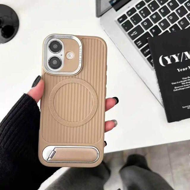 Stilvolle magnetische iPhone Hülle mit Streifen-Design und Militär-Schutz für iPhone 16 15 14 13 12 11 Pro Max Plus in Beige - Bild 1
