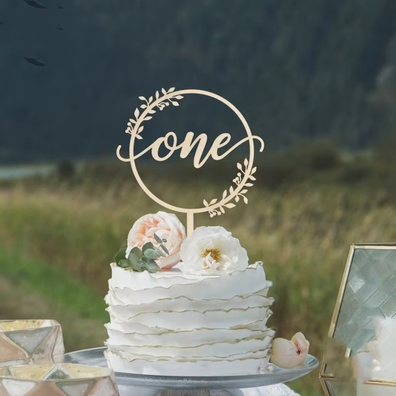 WOHLTAO Torten-Topper ONE aus Holz in Braun für den ersten Geburtstag und Babypartys - Bild 2