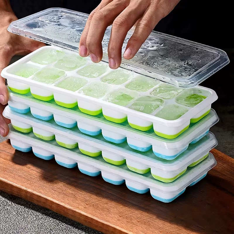 Eiswürfelform aus Silikon mit Deckel in Blau für 14 quadratische Eiswürfel - Bild 1