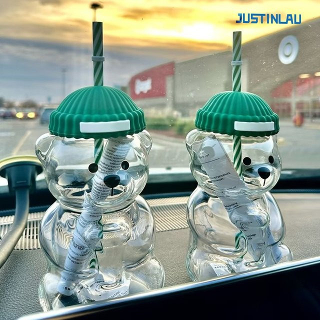 JUSTINLAU Bärenförmige Glastasse mit Strohhalm und Deckel, transparenter Glas-Saftbecher im Cartoon-Design - Bild 1