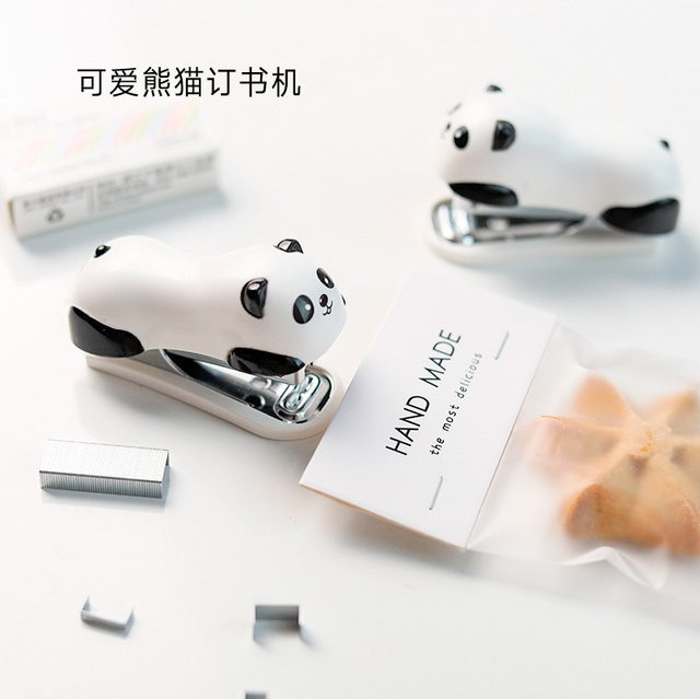 Cartoon Panda Mini-Hefter-Set in Weiß mit 1000 Heftklammern Nr. 10 für Schule und Büro - Bild 1