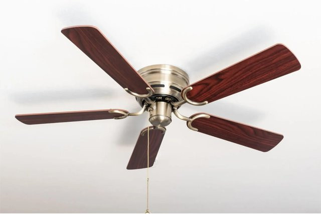 Pepeo Kisa Deluxe Extra flacher Deckenventilator in Messing Antik und Walnuss - Bild 1