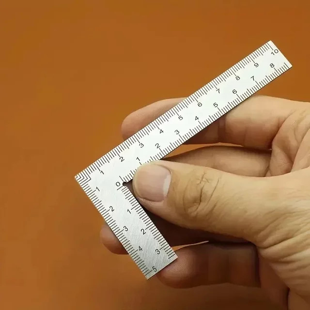 Multifunktionales L-förmiges Ecklineal aus Edelstahl in Silber mit hochpräziser doppelseitiger Skala für Lederdesign - Bild 1