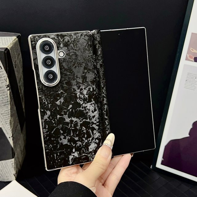 Stoßfeste Leder-Handyhülle mit Muschelmuster und magnetischem Verschluss für Samsung Galaxy Z Fold 7, 6, 5, 4 in Schwarz - Bild 1