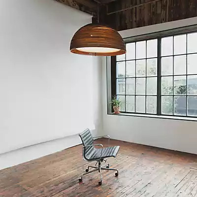 Graypants Scraplights Dome Pendelleuchte aus Holz in Grau und Braun - Bild 1
