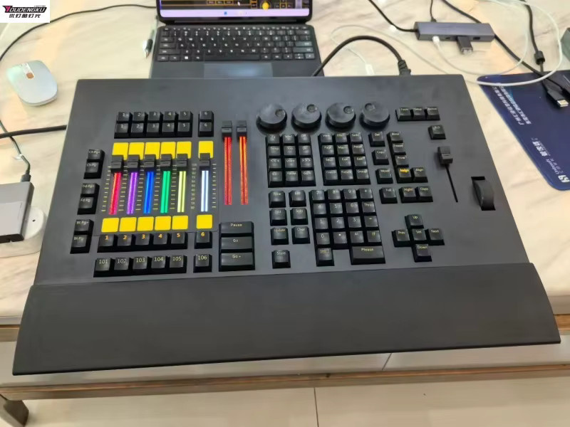 DDMSNSTAR Professioneller RGB Bühnenlicht-Controller mit DMX-Konsole und Effektsteuerung in Schwarz - Bild 4