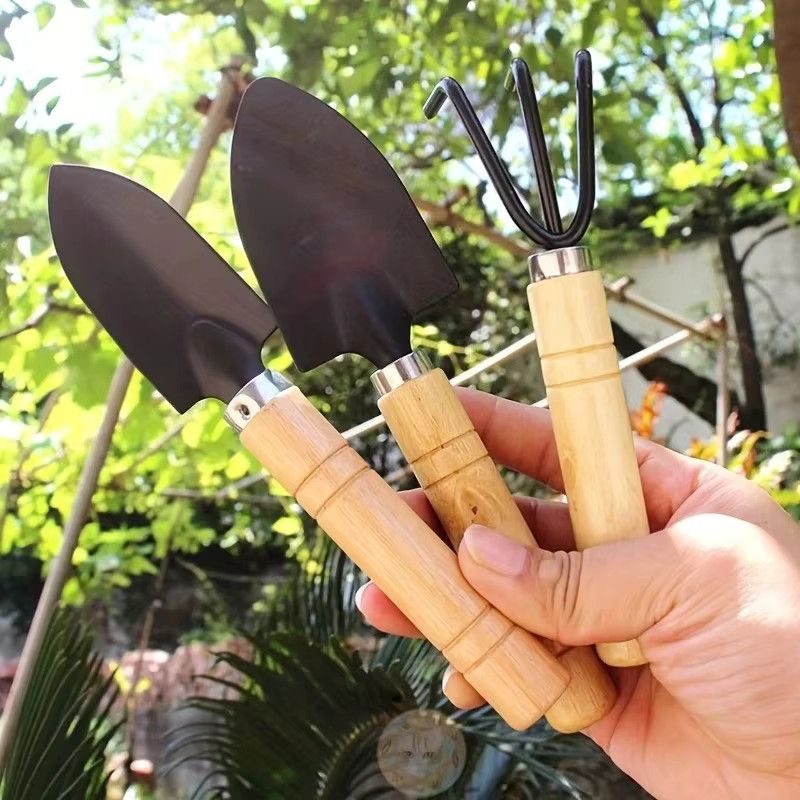 Dreiteiliges Mini-Gartenwerkzeug-Set mit Holzgriffen bestehend aus Schaufel und Rechen für Topfpflanzen - Bild 2