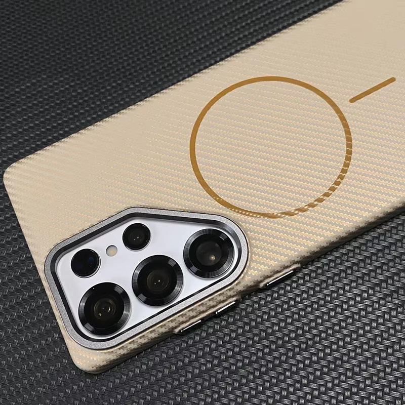 Ultradünne Samsung Galaxy S25 Plus Ultra Schutzhülle mit Kohlefaser-Textur und MagSafe-Legierungslinse in Schwarz - Bild 2