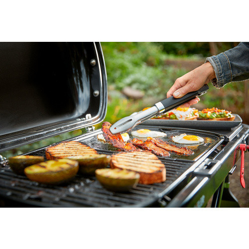 Weber Camping-Gasgrill Traveler mit 1 Brenner in Schwarz mit porzellanemaillierten Gusseisenrosten und Rollwagen - Bild 3