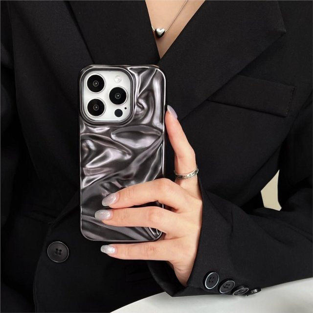 Stoßfeste iPhone Hülle mit mattem Wasserwellen-Design in Silber für Apple iPhone 15 Pro, 14, 13, 12 und 11 Modelle - Bild 1