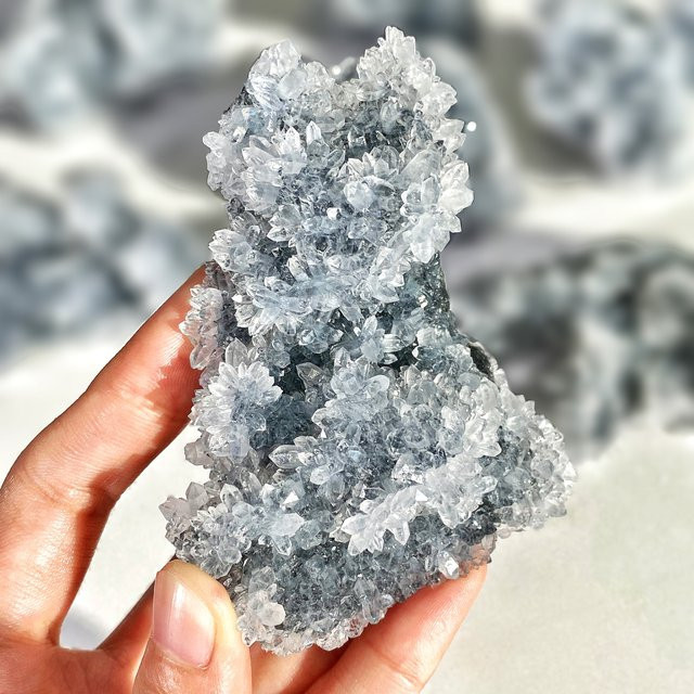 Natürlicher klarer Quarz Rohstein als Kristall-Zahn für Schmuck und Dekoration, transparent - Bild 1
