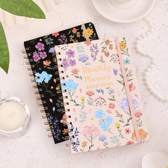 Imoda Monatsplaner 2025–2026 mit floralem Softcover in Beige und Multicolour, 57 Blatt Spiralnotizbuch mit Lascheaufklebern und Taschen-Organizer - Bild 1