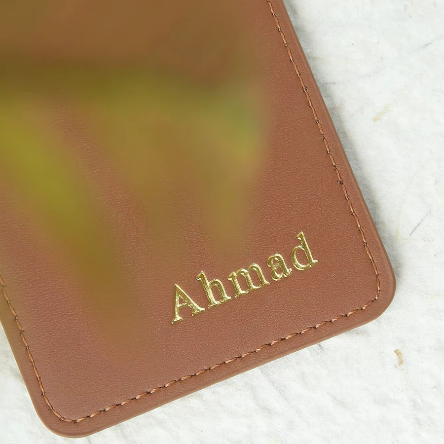 takeoak Passhalter & Gepäckanhänger, Leder, Goldmonogramm, Unisex - Bild 3