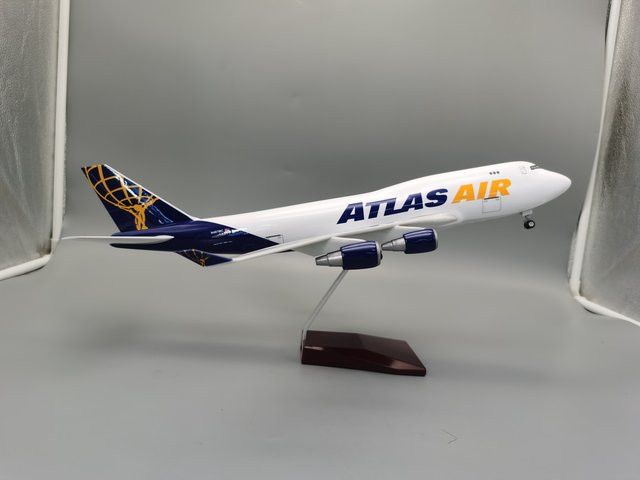 HobbiesWith Base Collection Flugzeugmodell B747-400 Atlas Air im Maßstab 1:150 aus Druckguss und Harz, Länge: 47 cm - Bild 1