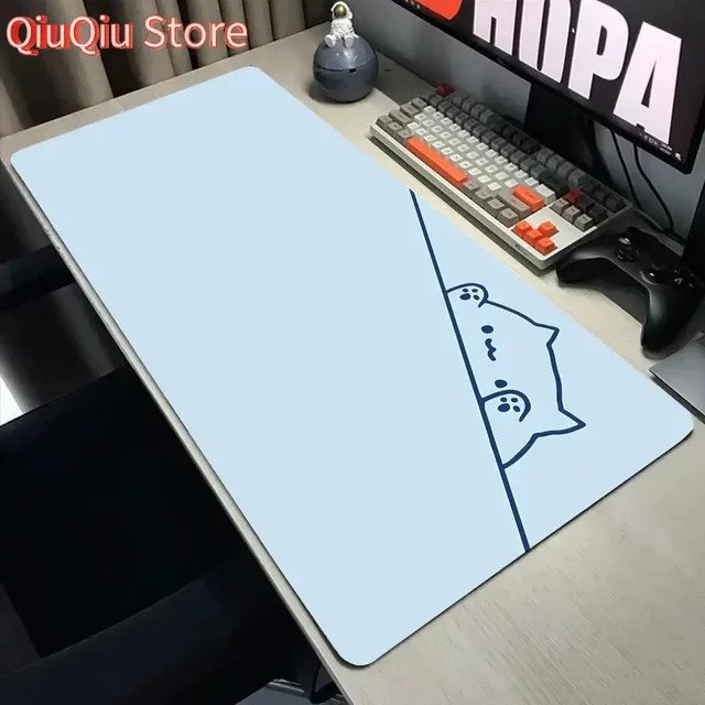 Potdemiel Gaming Mousepad Kawaii Weiße Katze mit Pfoten Anime Deskmat in Weiß und Blau - Bild 1