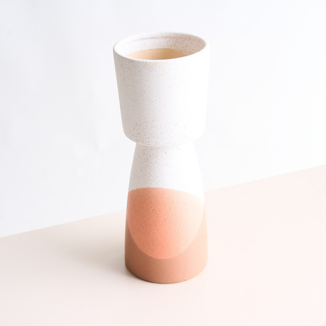 Keramik Übertopf mit Sockel von BLUME2000 in Sand und Braun mit modernem Design, Höhe: 16,5 cm, Breite: 16,5 cm, Tiefe: 16,5 cm - Bild 1