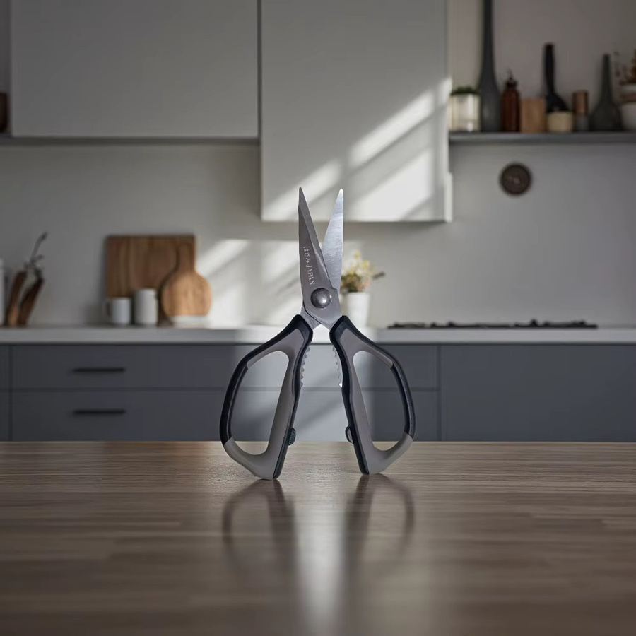 PLYS Multifunktionale Küchenschere aus Edelstahl in Schwarz mit Flaschenöffner - Bild 5