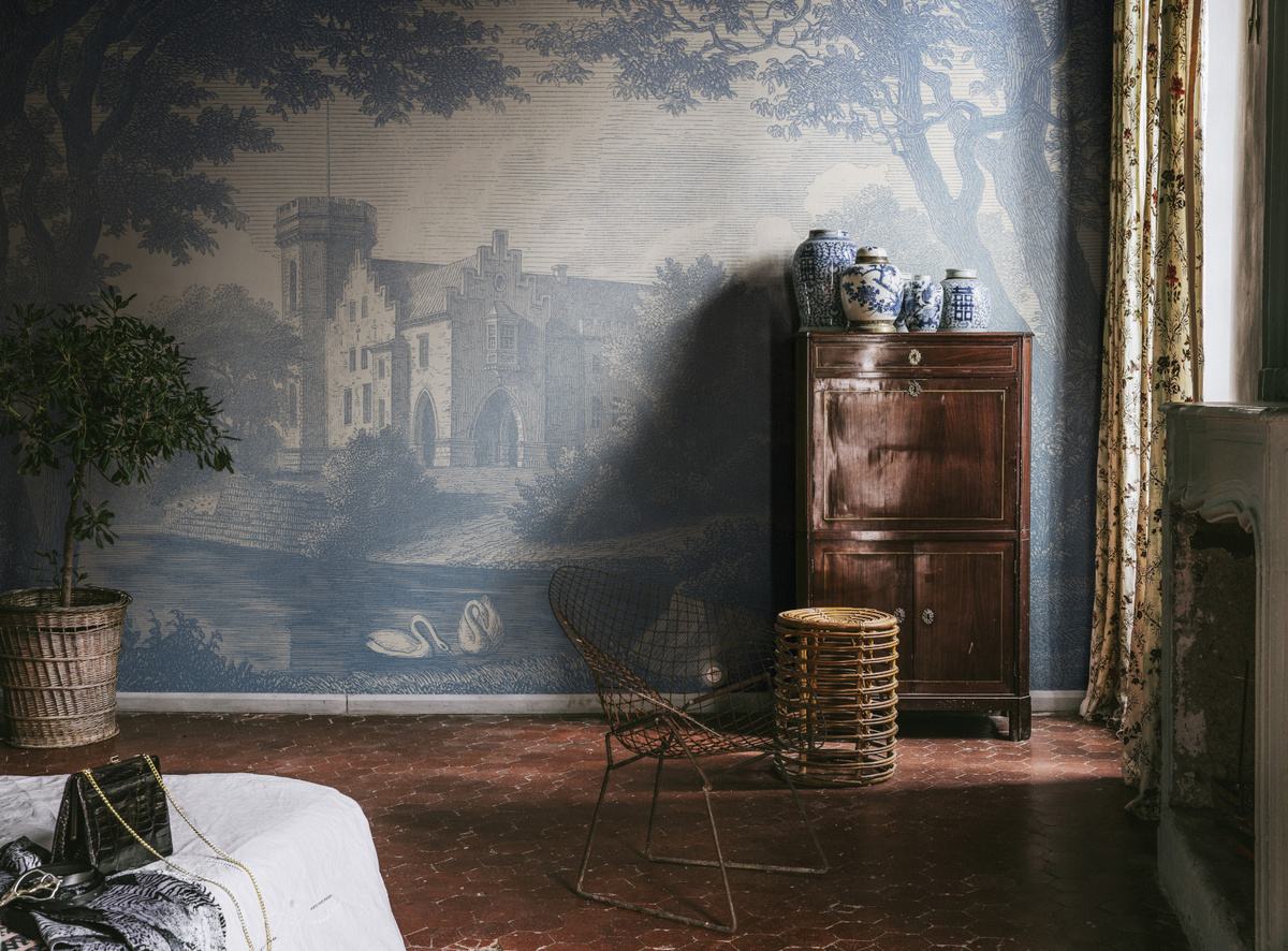 Rebel Walls Mural Swan Pond Wandtattoo in Blau - Bild 1