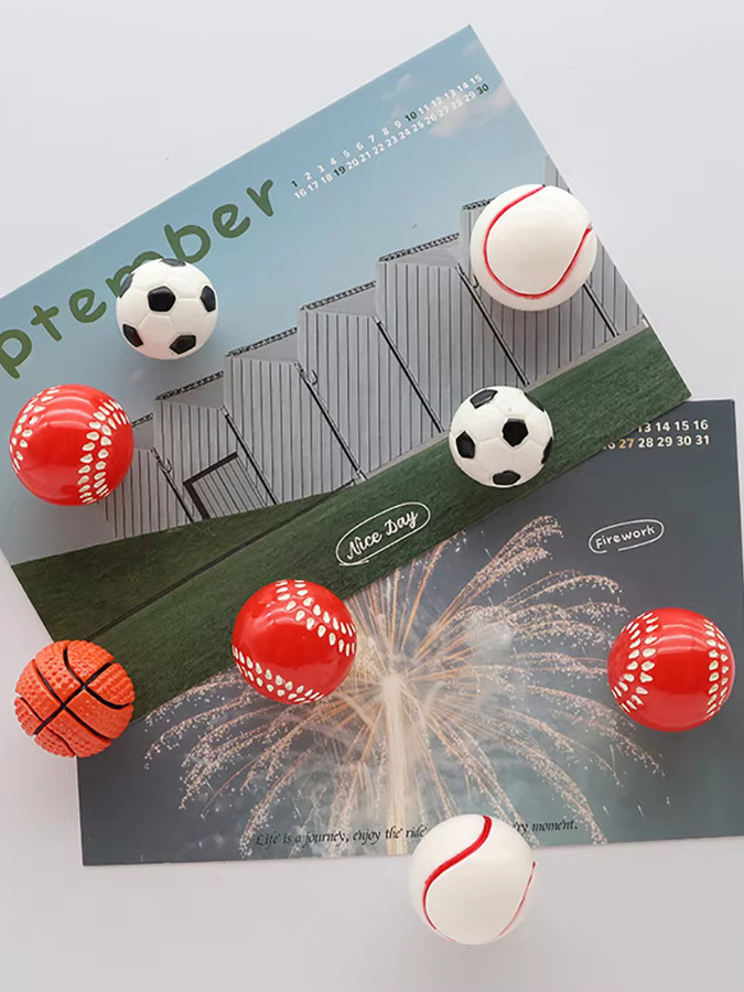 Mognot Magnetische Kühlschrank Magneten in Sportball-Optik mit Klebe-Funktion, Mehrfarbig - Bild 3