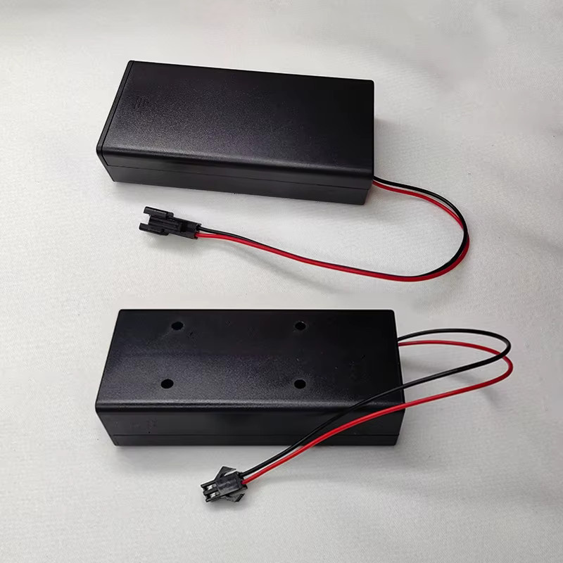 JCD 18650 Batteriehalterbox in Schwarz mit 2 Steckplätzen, Schalter, Abdeckung und Anschlüssen für PH2.0, XH2.54, DC5.5x2.1 und USB 2.0 - Bild 4