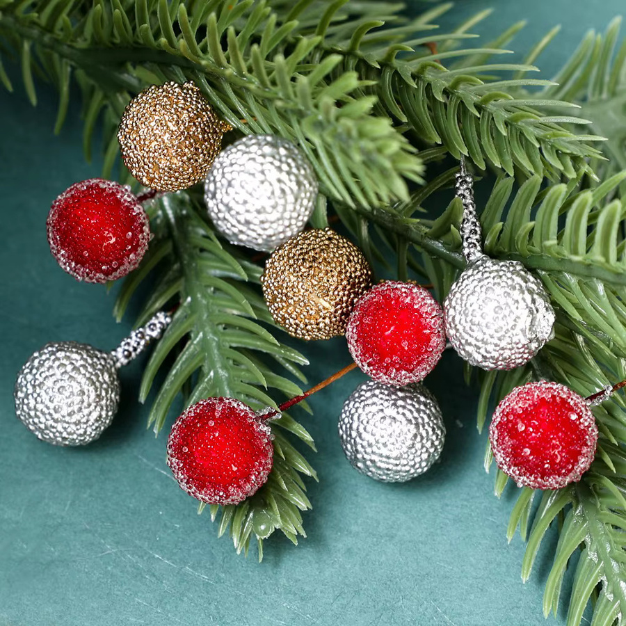 MENGHAO Weihnachtsbeeren Ornamente Set, 50 Stück rote und silberne Beeren-Anhänger aus Kunststoff für Weihnachtsbaum und DIY Dekoration - Bild 2