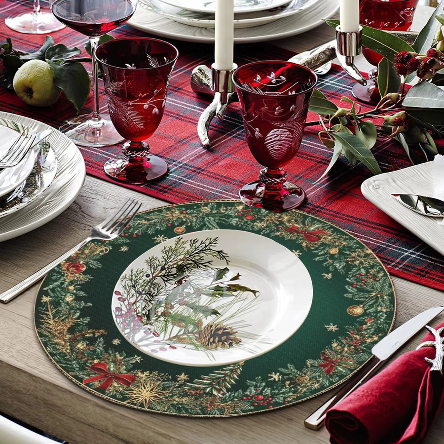 VIKAMA 4-teiliges Set Weihnachts-Tischsets in Grün mit Kiefern- und Beerenmuster, wasserdicht und hitzebeständig, rund, Durchmesser: 38 cm - Bild 2