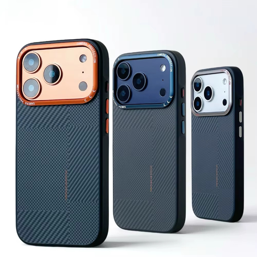 Matte magnetische Handyhülle mit Kohlefaser-Textur und Kameraobjektivschutz für Apple iPhone 16 Pro Max und iPhone 17 Pro Max in Gold - Bild 2