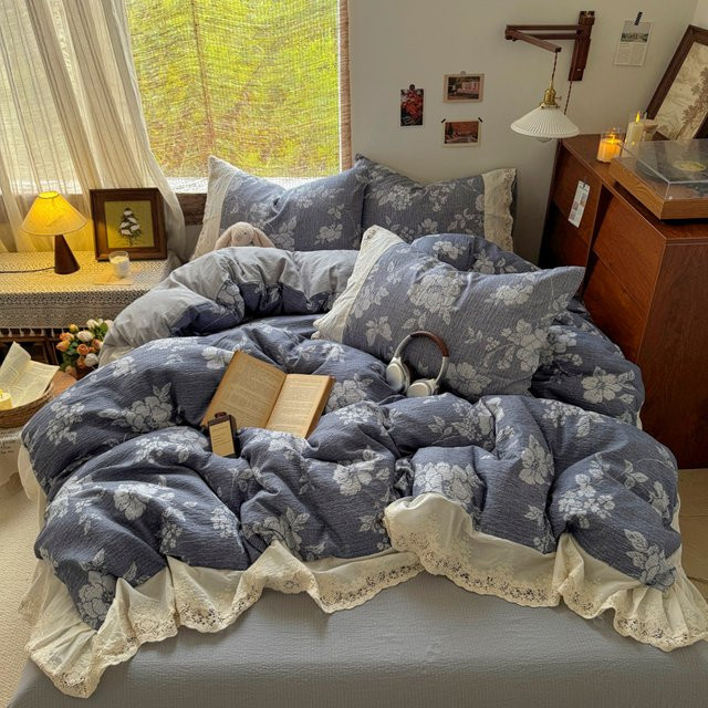 Gooogos Bettwäsche Set mit Blumenprint und Rüschen im Shabby Chic, bestehend aus Bettbezug, Kissenbezügen und Spannbettlaken, B/H: 150 x 200 cm - Bild 1