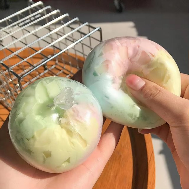 Squishy Matcha-Minz-Schokoladen Kugel, Antistress-Quetsch-Sensorik-Fidget-Ball, Weiche Dekompressions-Knisterwachskugel - Bild 1