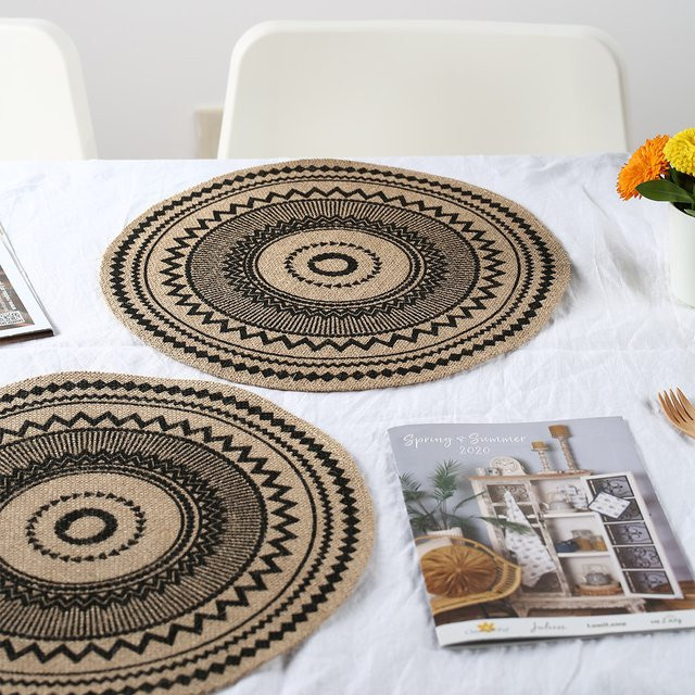 Boho Jute Tischset mit Wellenmuster in Beige und Schwarz, rund und hitzebeständig - Bild 1