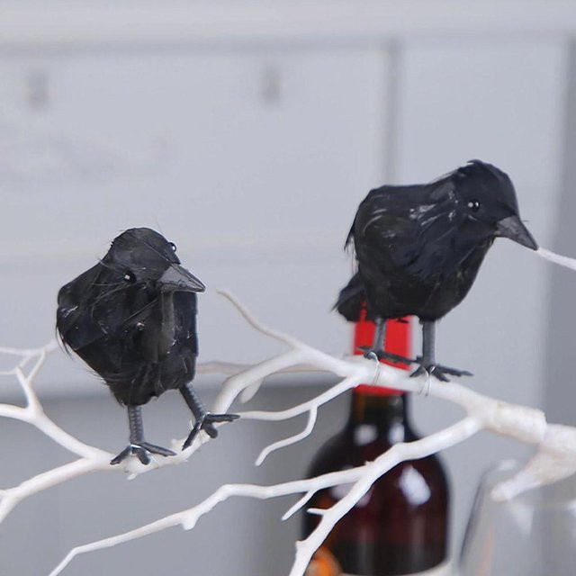 KITPIPI Dekorative schwarze Krähe aus Plüsch als Halloween-Deko und Horror-Ornament - Bild 1