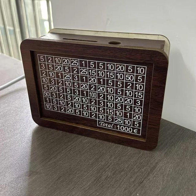 Spardose aus Holz als Geldbehälter und Schatzkiste in Grau und Braun - Bild 1
