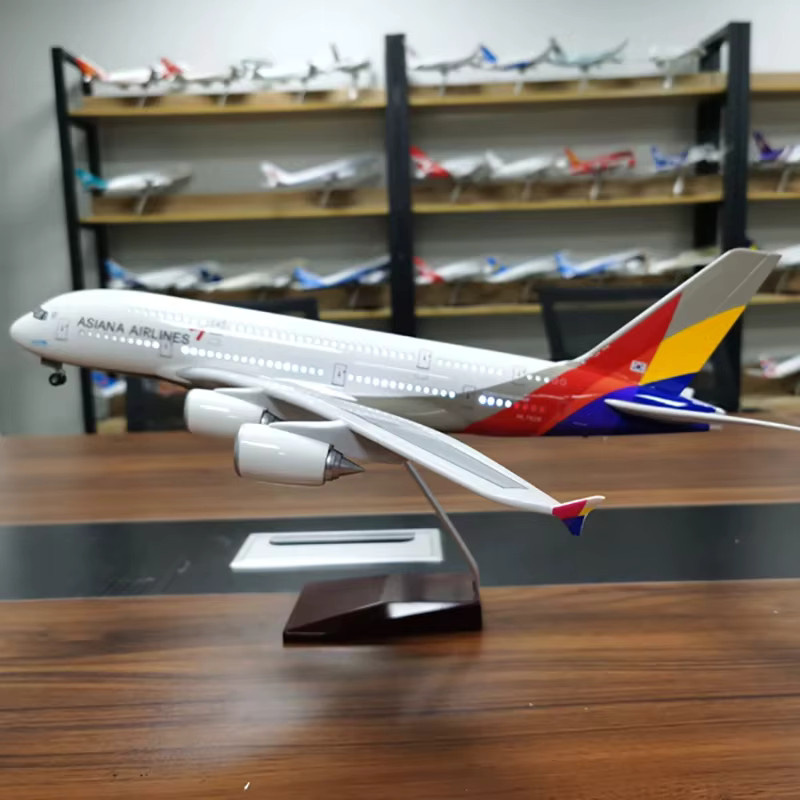 Asiana Airlines Airbus A380 Flugzeug Modell, mit Rädern & Lichtern, 46cm Skala - Bild 2