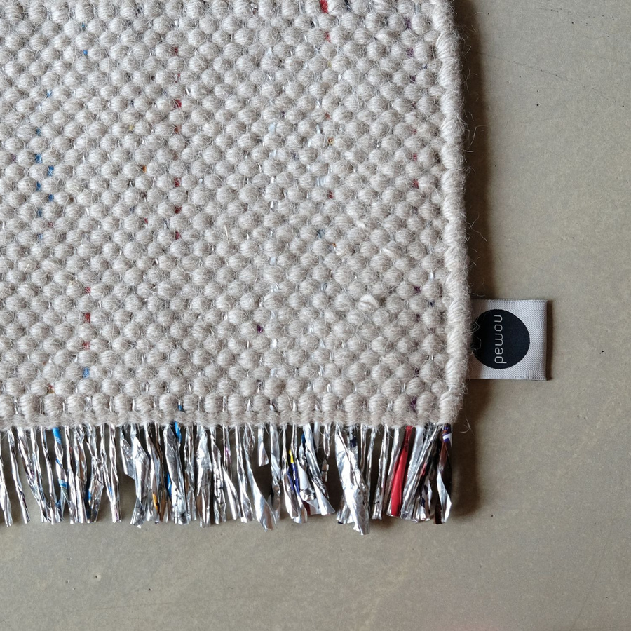 Nomad Candy Wrapper Teppich Modern Abstract aus Wolle in White Sand, Beige und Weiß - Bild 2